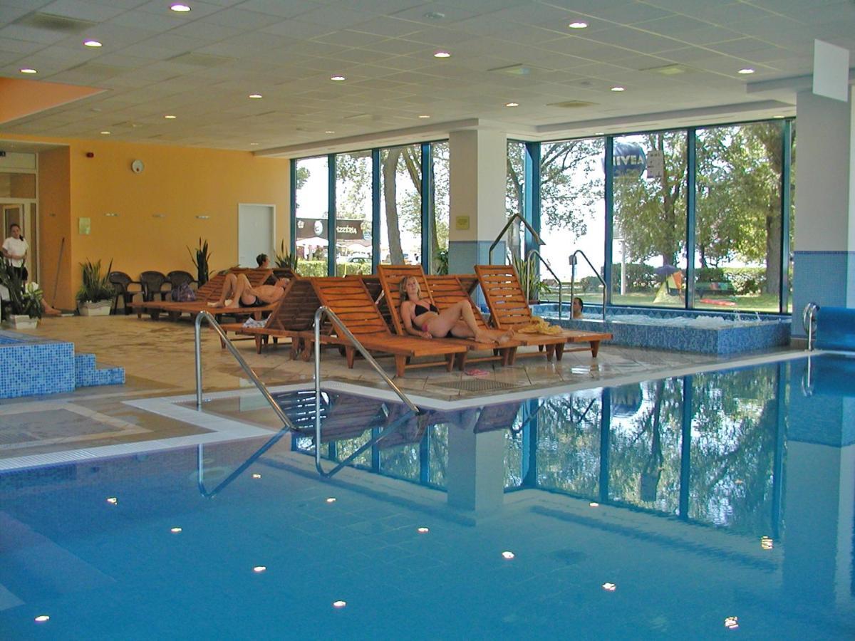 שיופוק Hotel Magistern Konferencia Es Wellnesshotel מראה חיצוני תמונה