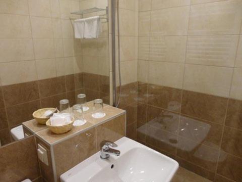 שיופוק Hotel Magistern Konferencia Es Wellnesshotel מראה חיצוני תמונה
